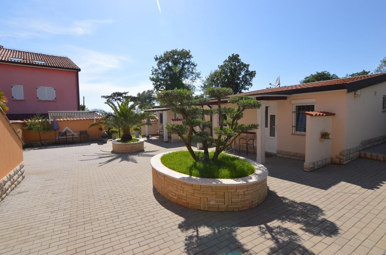 Apartmani Dekovic Materada Poreč Exterior foto